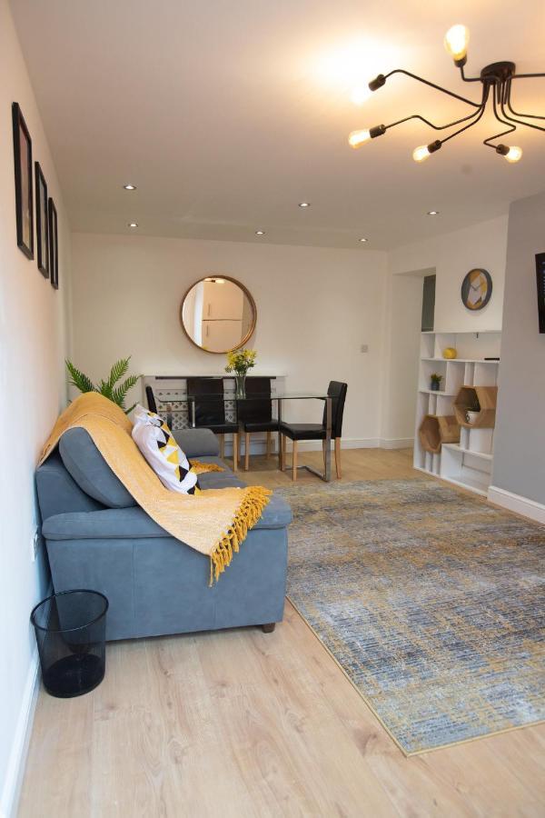 Cityhost - Leeds Apartments Beeston Hill Bagian luar foto