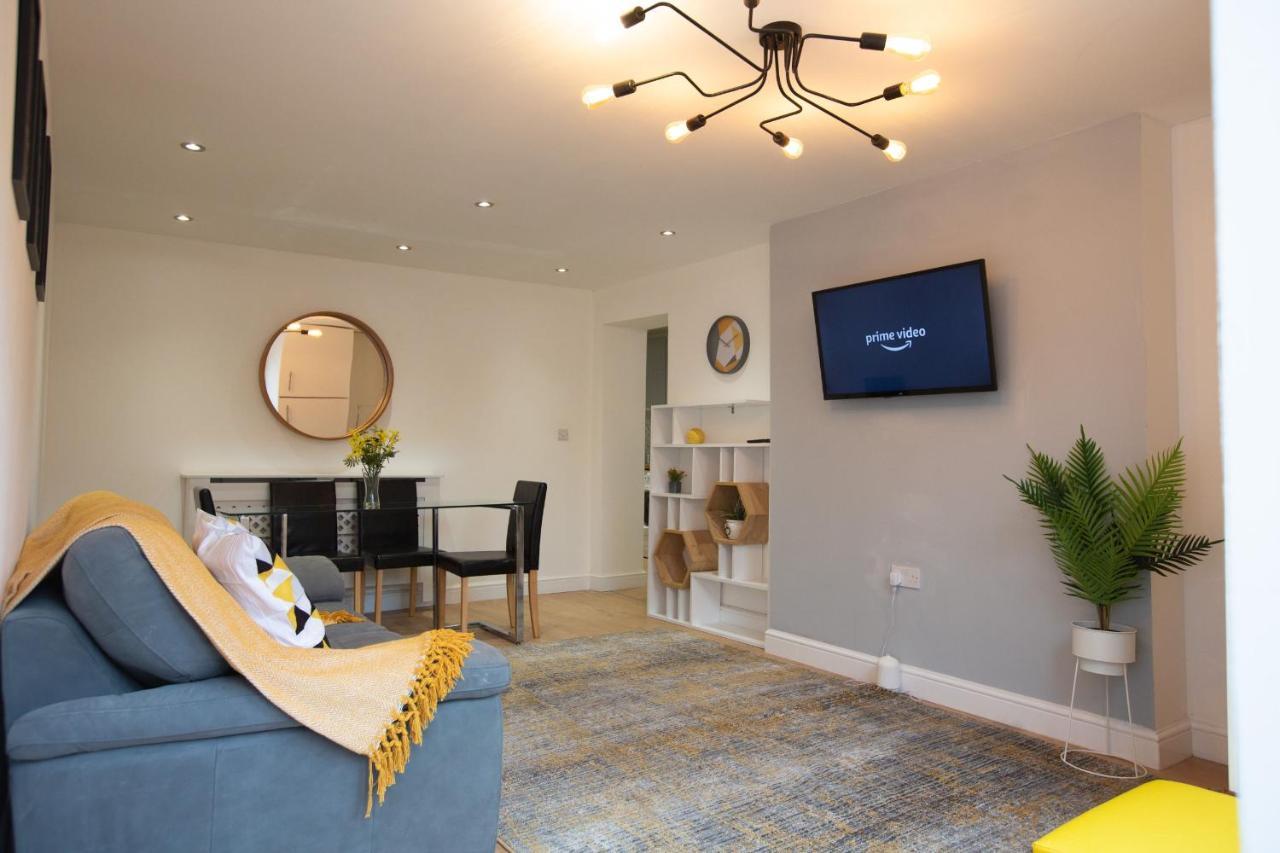 Cityhost - Leeds Apartments Beeston Hill Bagian luar foto