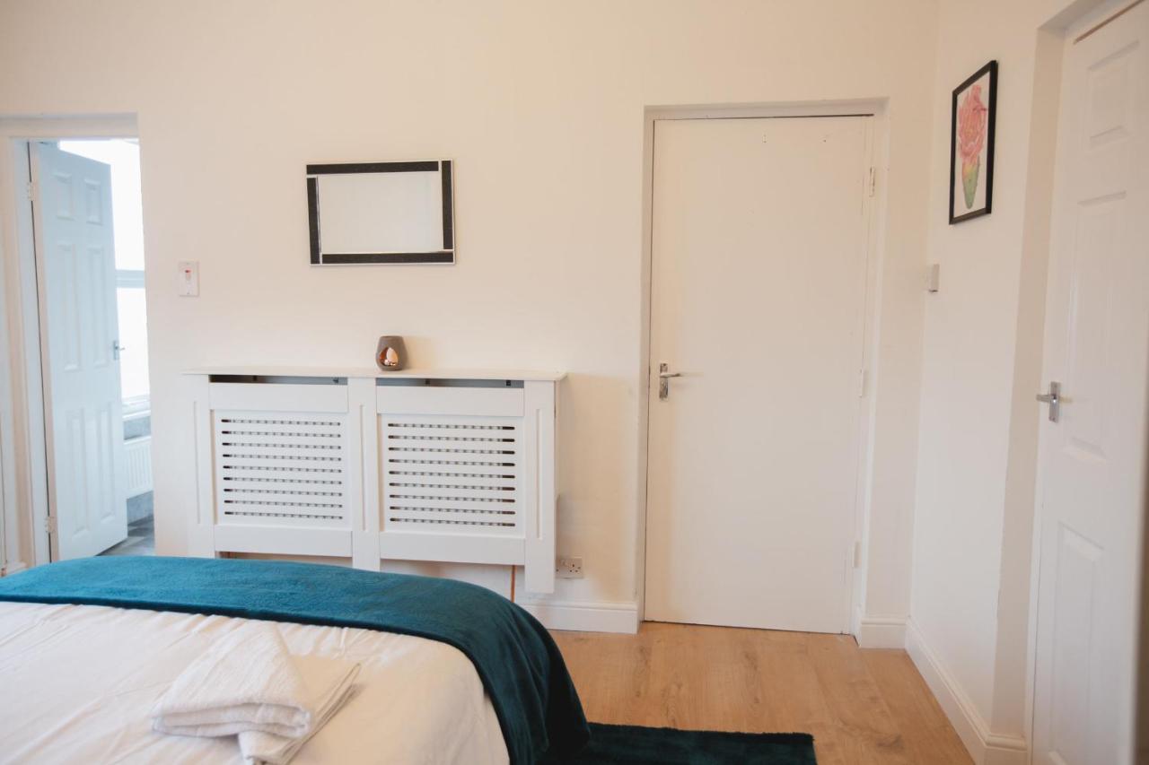 Cityhost - Leeds Apartments Beeston Hill Bagian luar foto