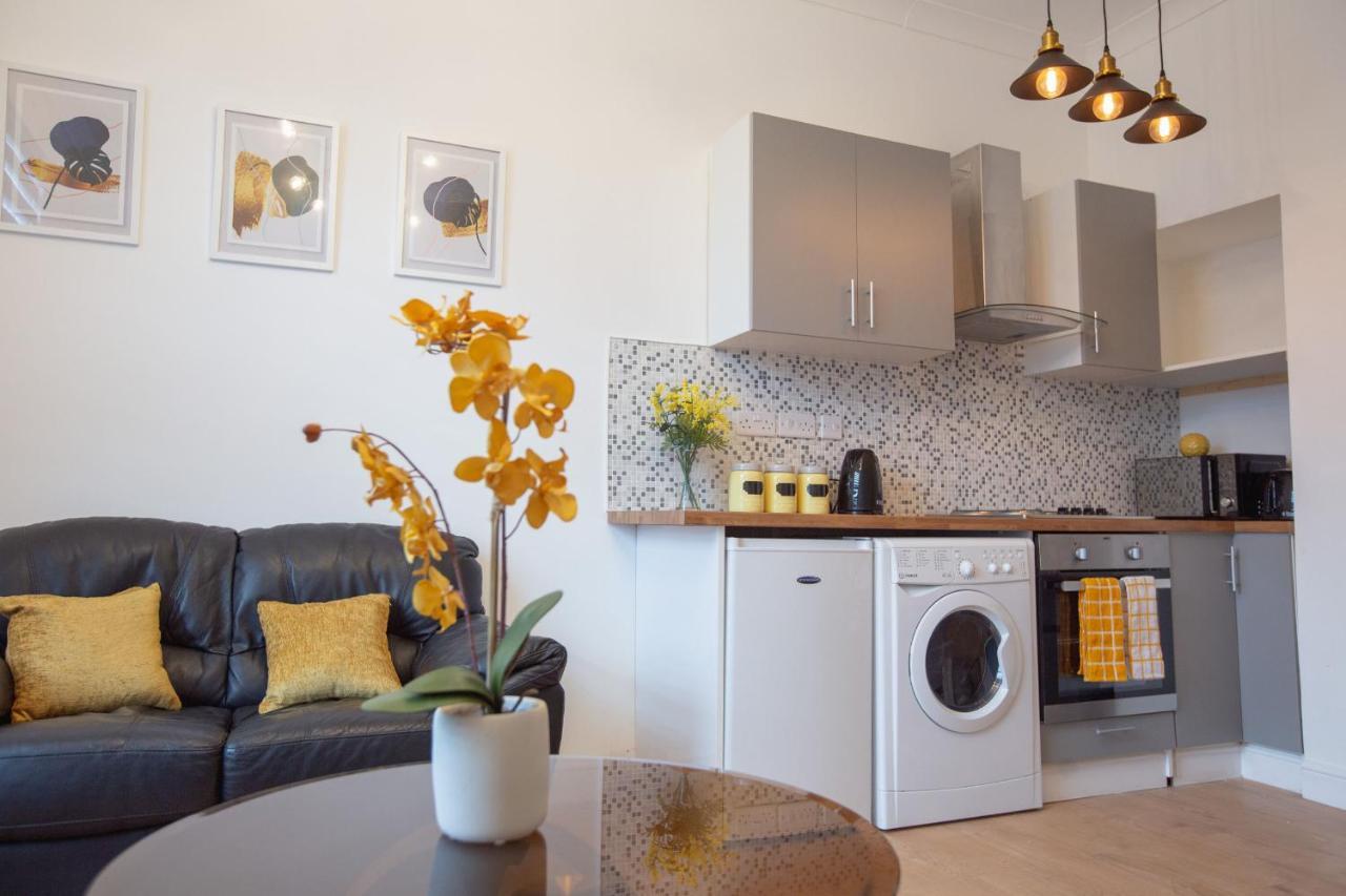 Cityhost - Leeds Apartments Beeston Hill Bagian luar foto