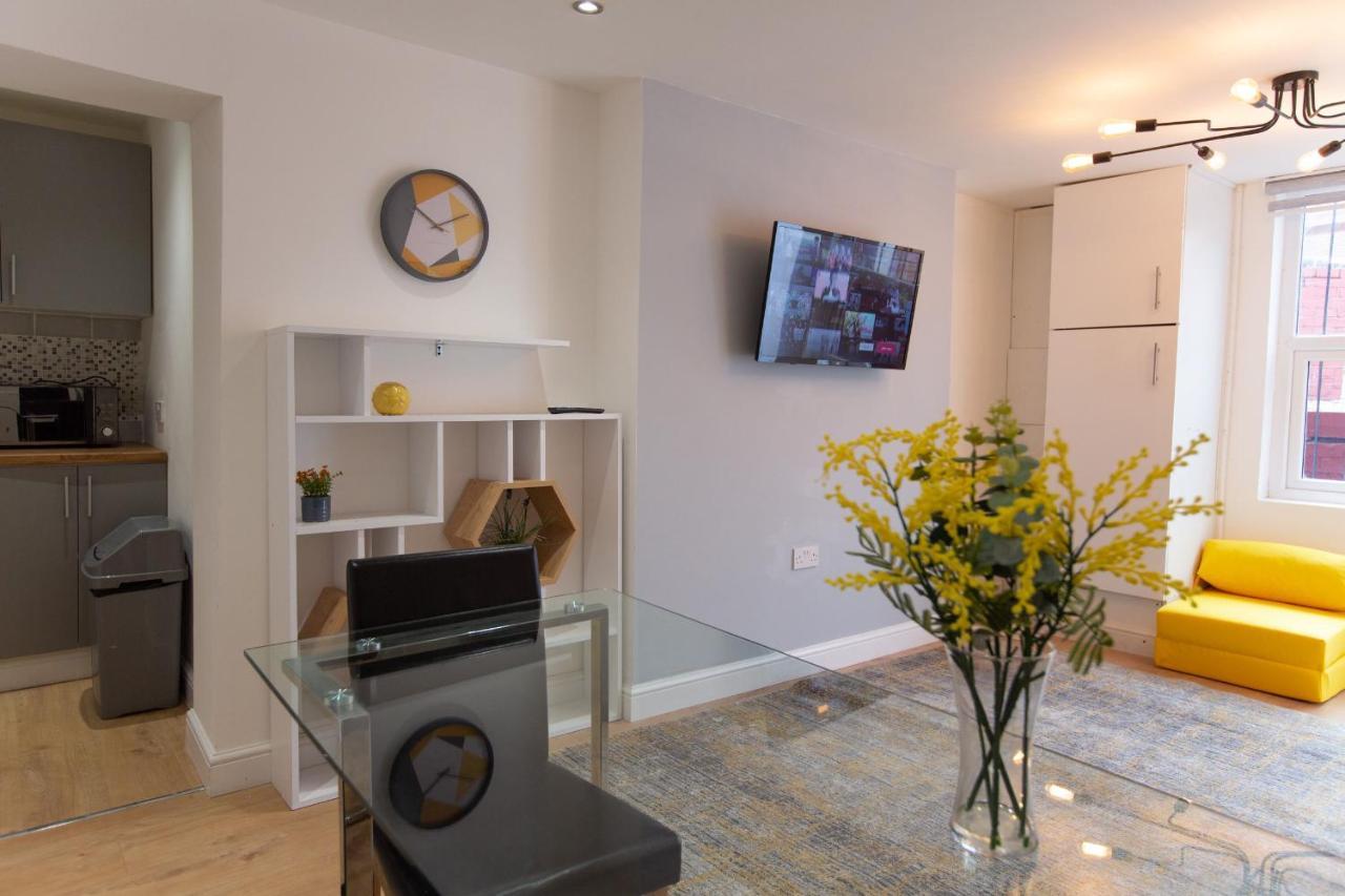 Cityhost - Leeds Apartments Beeston Hill Bagian luar foto