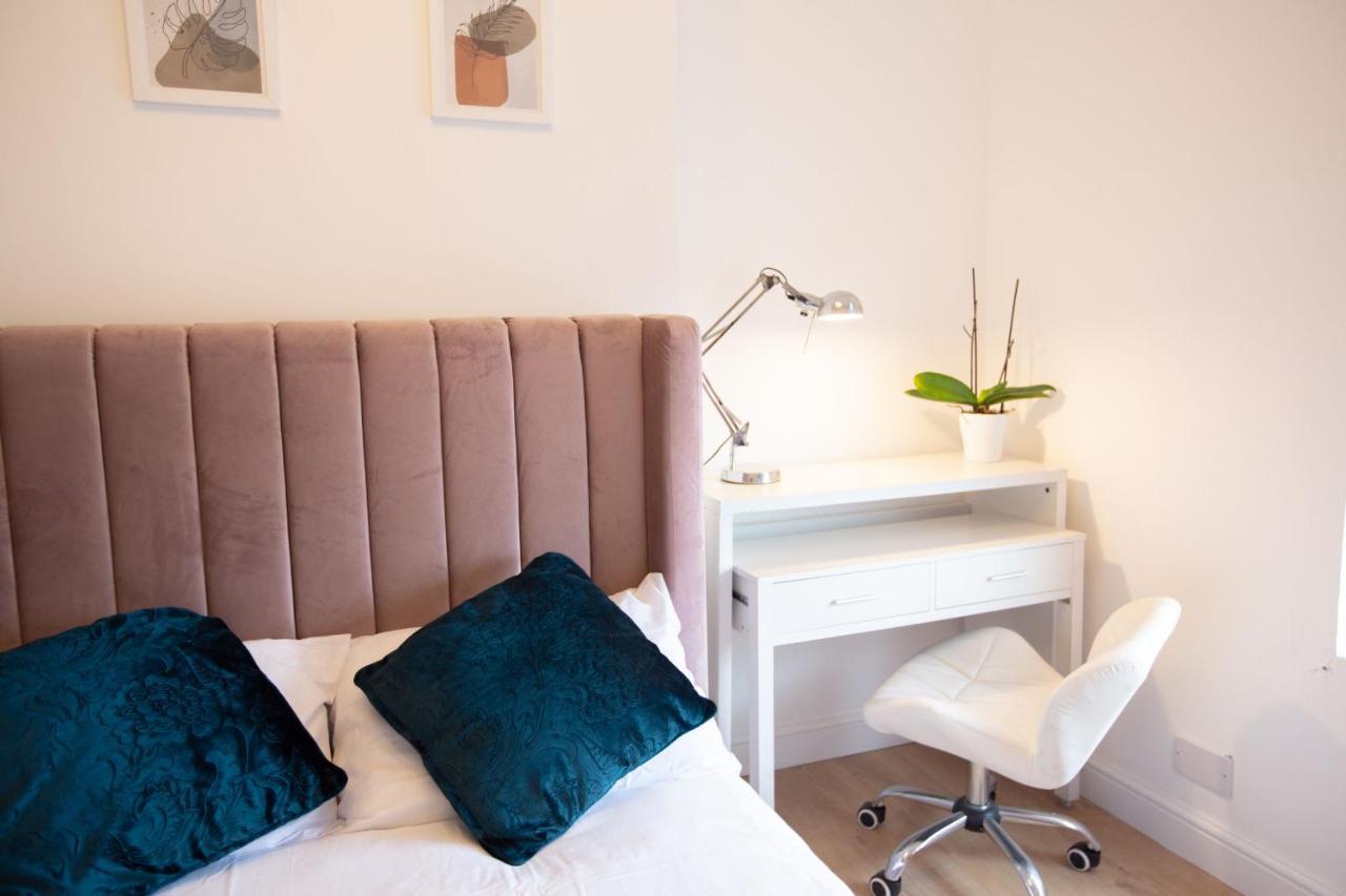 Cityhost - Leeds Apartments Beeston Hill Bagian luar foto