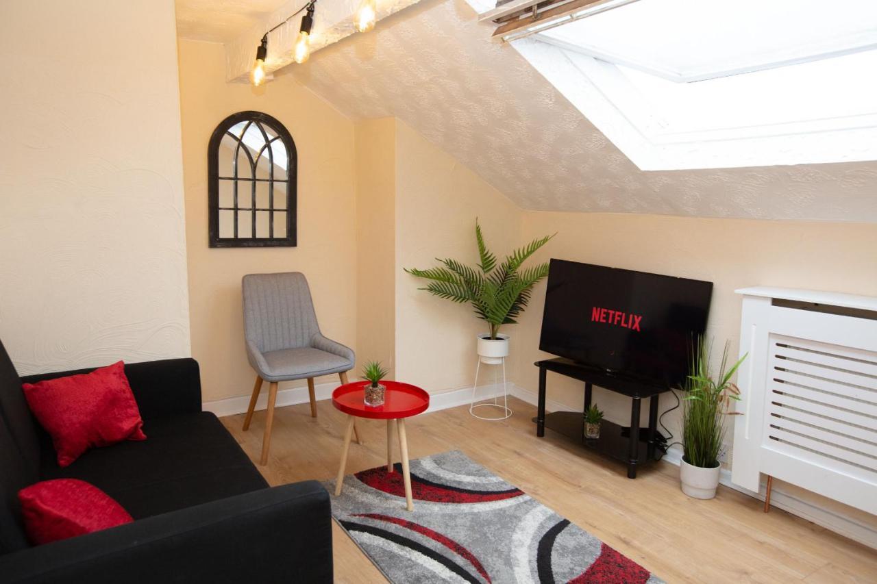 Cityhost - Leeds Apartments Beeston Hill Bagian luar foto