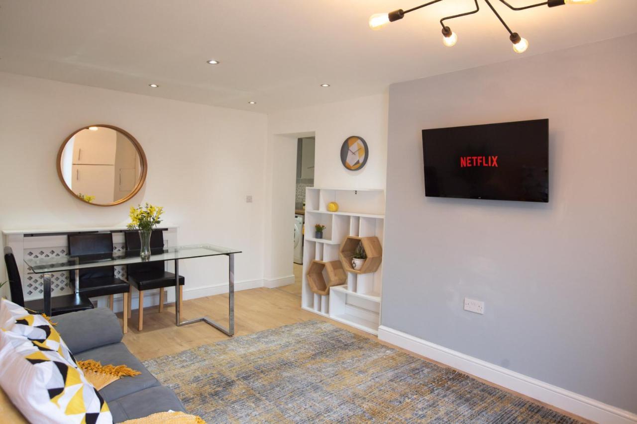Cityhost - Leeds Apartments Beeston Hill Bagian luar foto