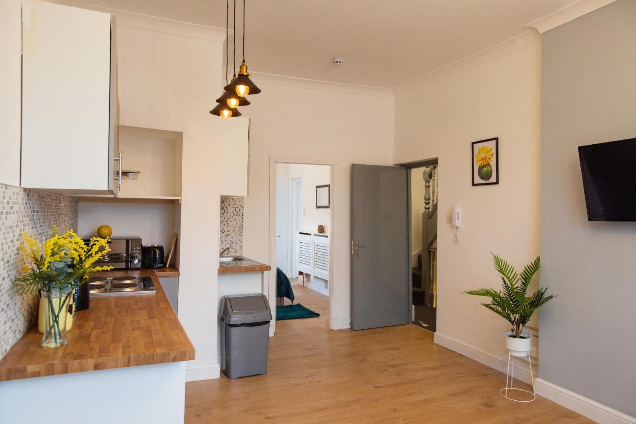 Cityhost - Leeds Apartments Beeston Hill Bagian luar foto