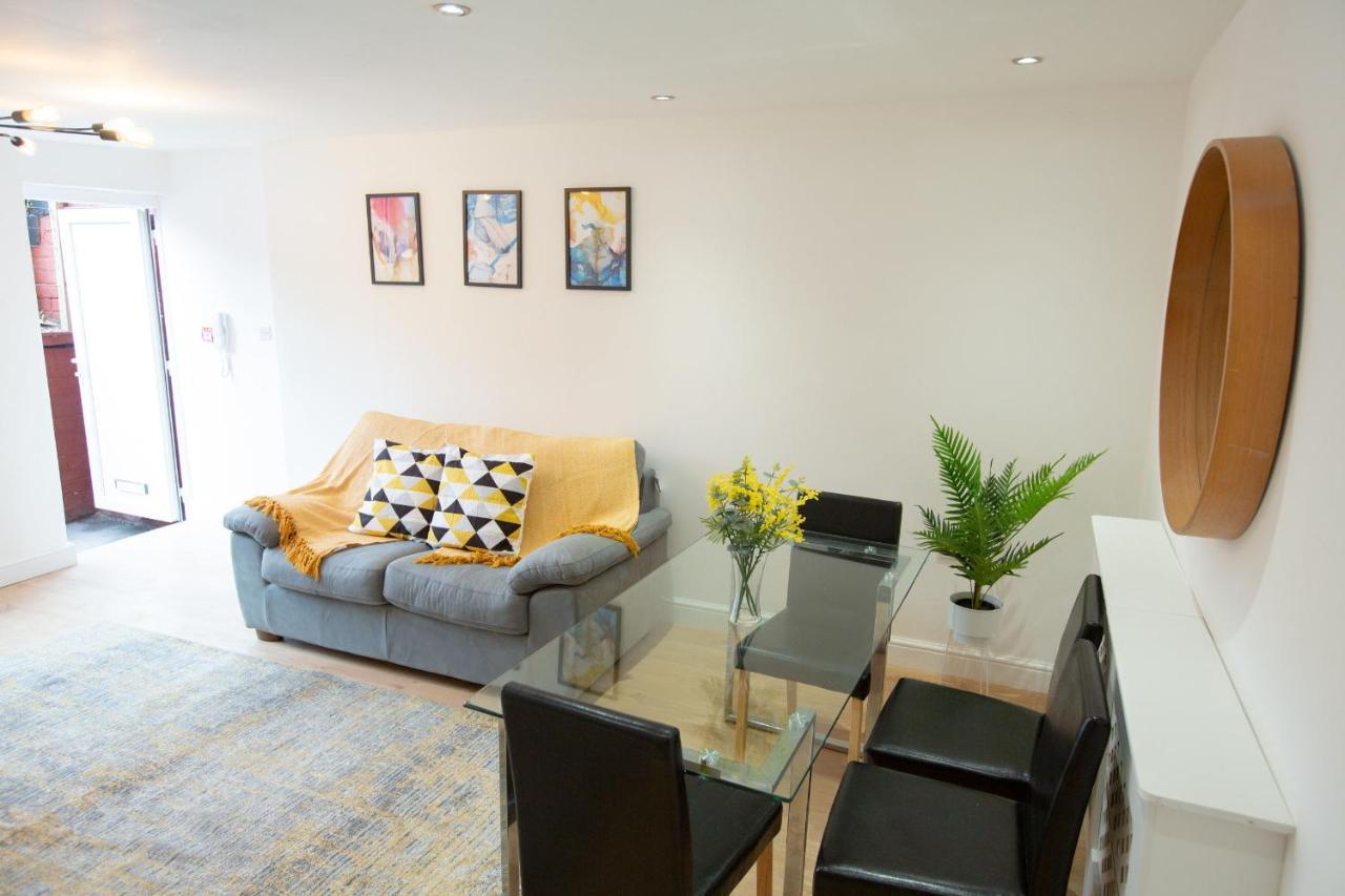 Cityhost - Leeds Apartments Beeston Hill Bagian luar foto