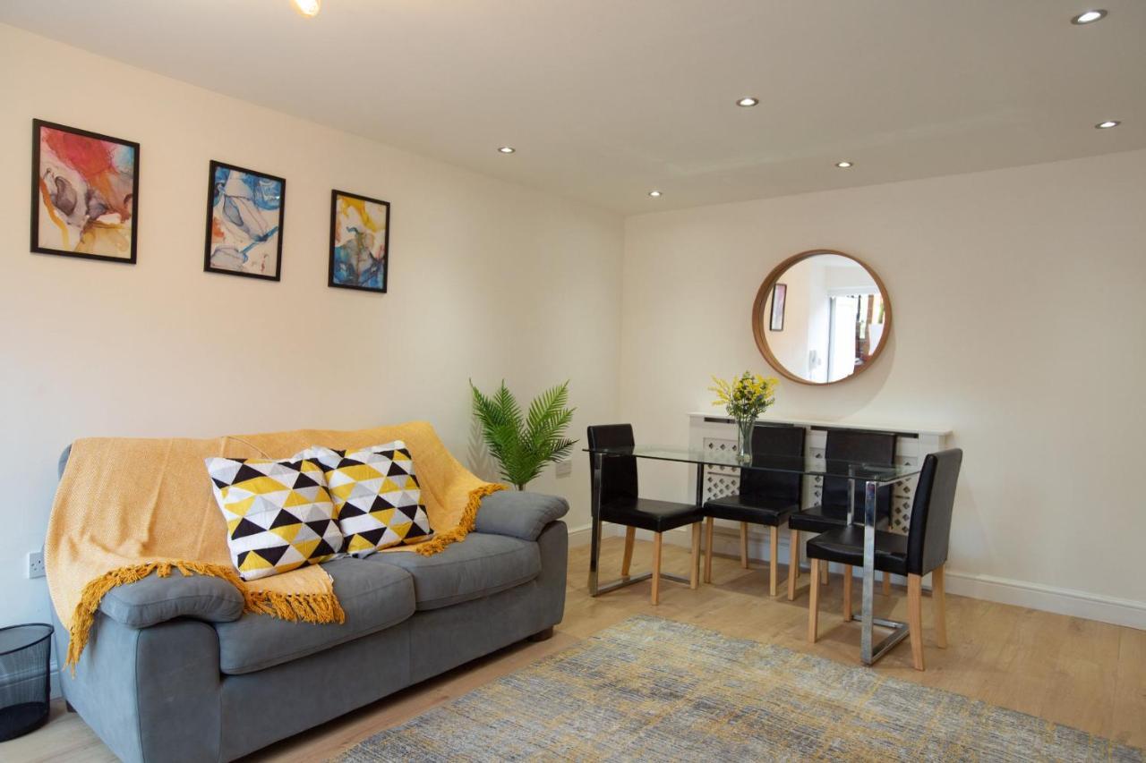 Cityhost - Leeds Apartments Beeston Hill Bagian luar foto