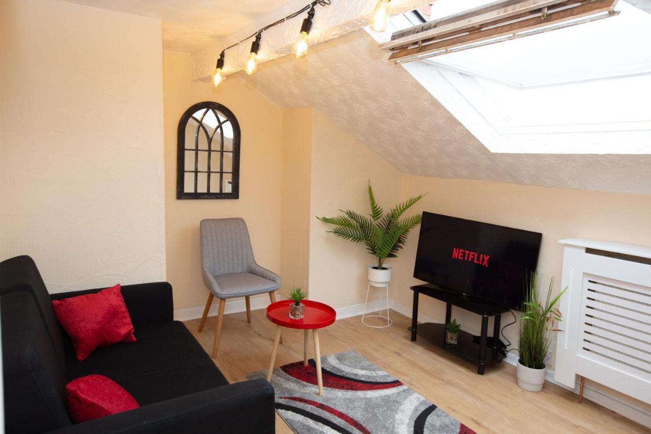 Cityhost - Leeds Apartments Beeston Hill Bagian luar foto
