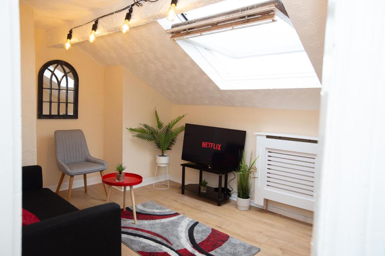 Cityhost - Leeds Apartments Beeston Hill Bagian luar foto