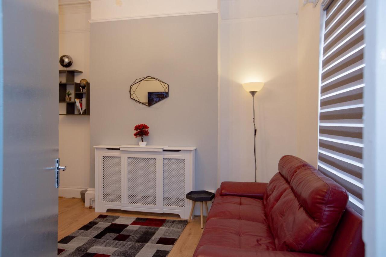 Cityhost - Leeds Apartments Beeston Hill Bagian luar foto