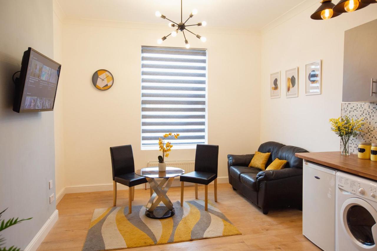 Cityhost - Leeds Apartments Beeston Hill Bagian luar foto