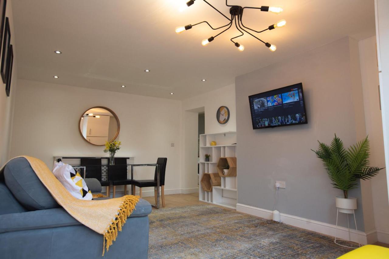 Cityhost - Leeds Apartments Beeston Hill Bagian luar foto