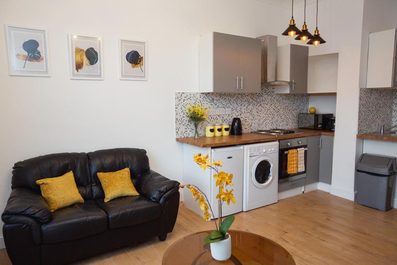 Cityhost - Leeds Apartments Beeston Hill Bagian luar foto