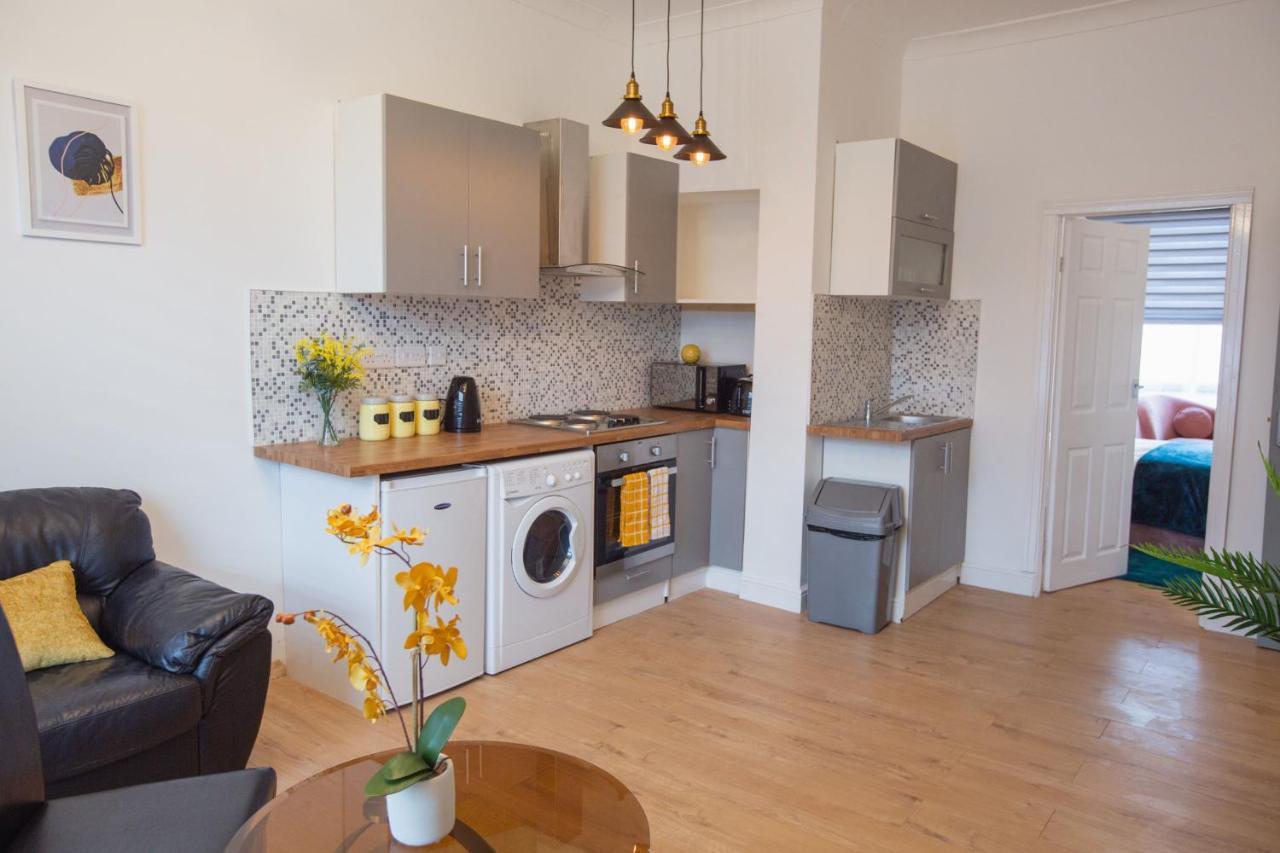 Cityhost - Leeds Apartments Beeston Hill Bagian luar foto