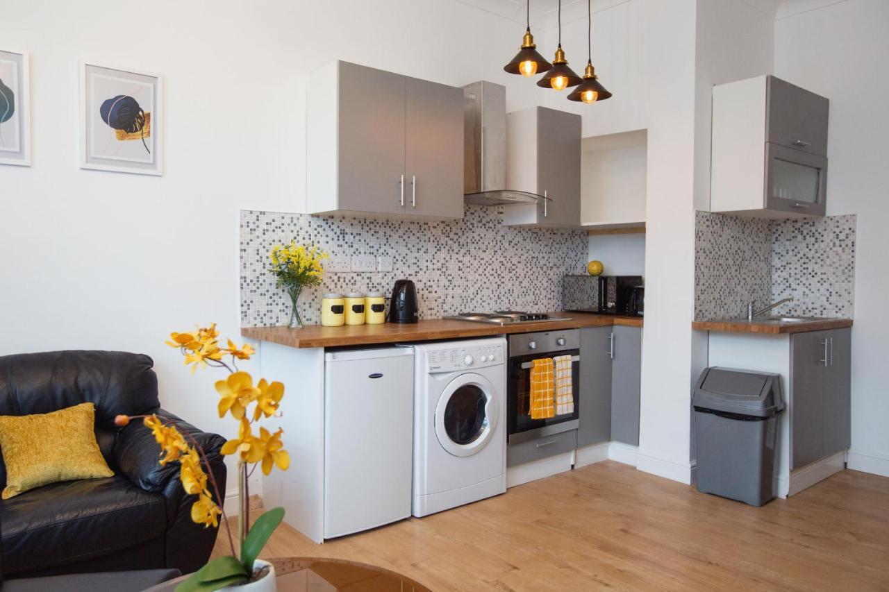 Cityhost - Leeds Apartments Beeston Hill Bagian luar foto
