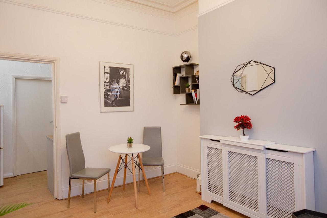 Cityhost - Leeds Apartments Beeston Hill Bagian luar foto